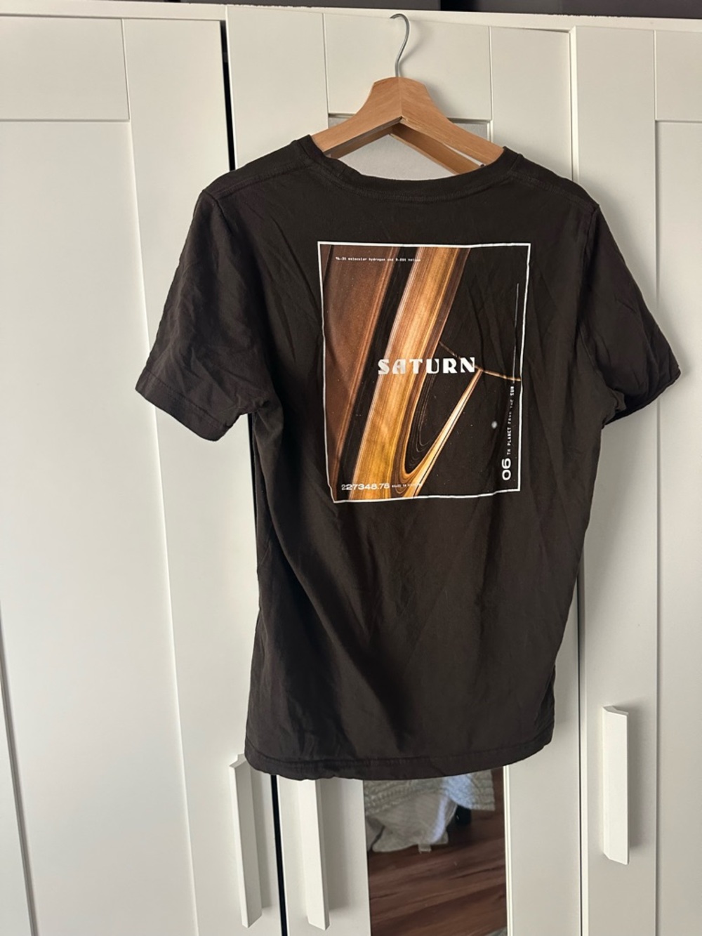 Old Navy Brown Saturn Graphic Short Sleeve Tee Small - Picture 3 of 4